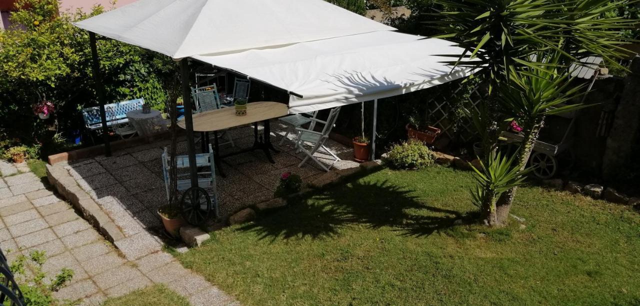 La Porta Sulla Costa Acomodação com café da manhã San Pantaleo Exterior foto
