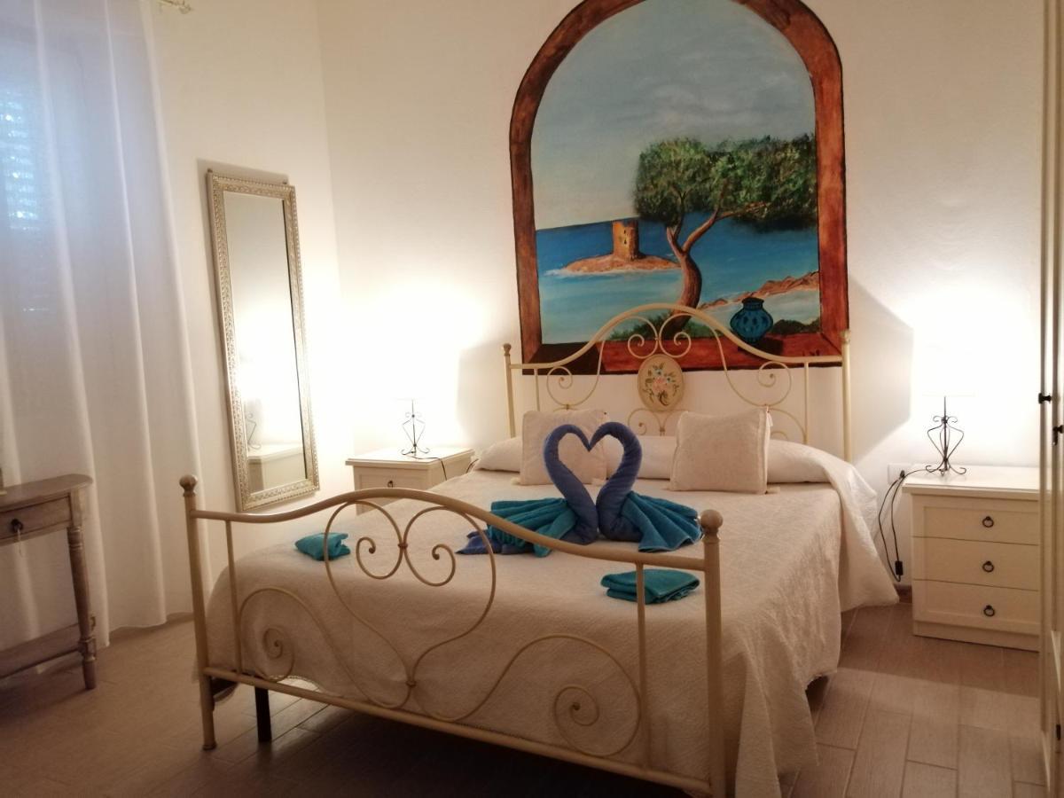 La Porta Sulla Costa Acomodação com café da manhã San Pantaleo Exterior foto
