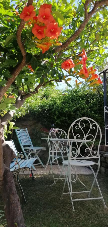 La Porta Sulla Costa Acomodação com café da manhã San Pantaleo Exterior foto