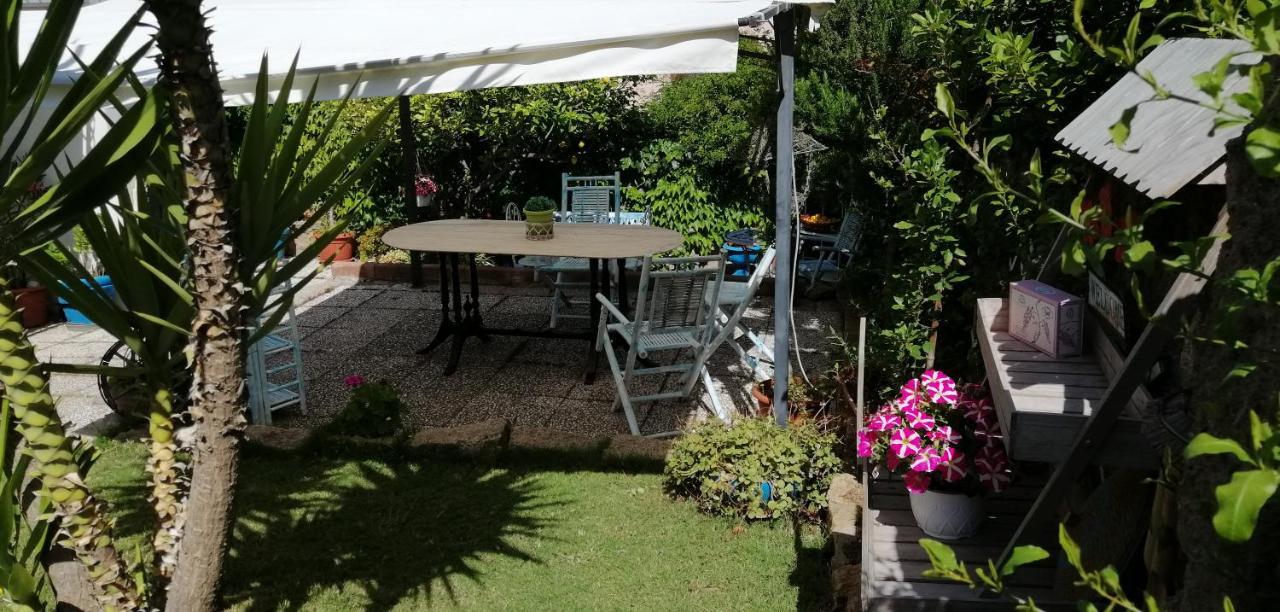 La Porta Sulla Costa Acomodação com café da manhã San Pantaleo Exterior foto