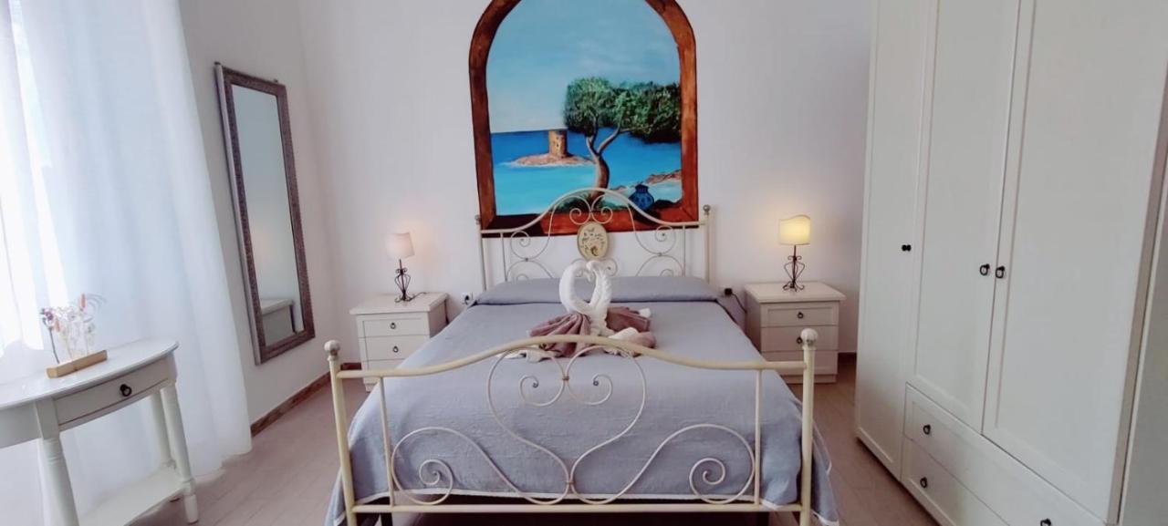 La Porta Sulla Costa Acomodação com café da manhã San Pantaleo Exterior foto