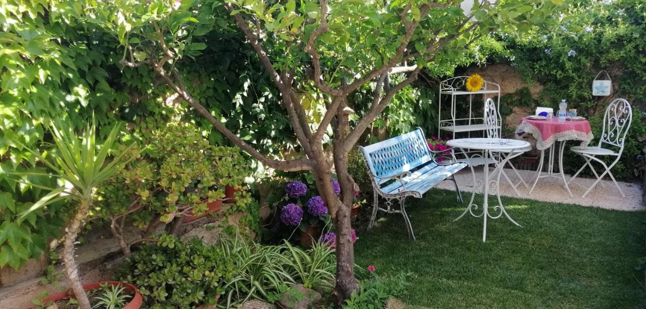 La Porta Sulla Costa Acomodação com café da manhã San Pantaleo Exterior foto
