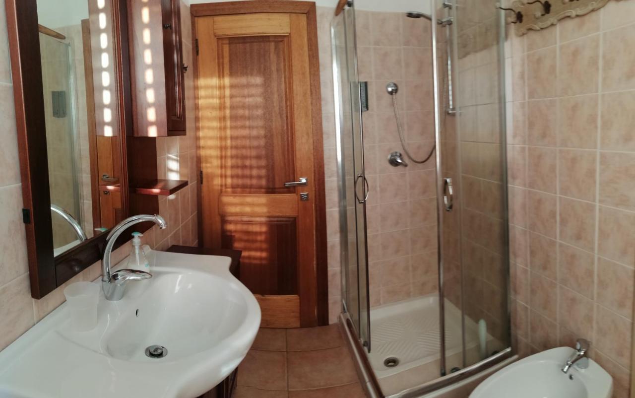 La Porta Sulla Costa Acomodação com café da manhã San Pantaleo Exterior foto