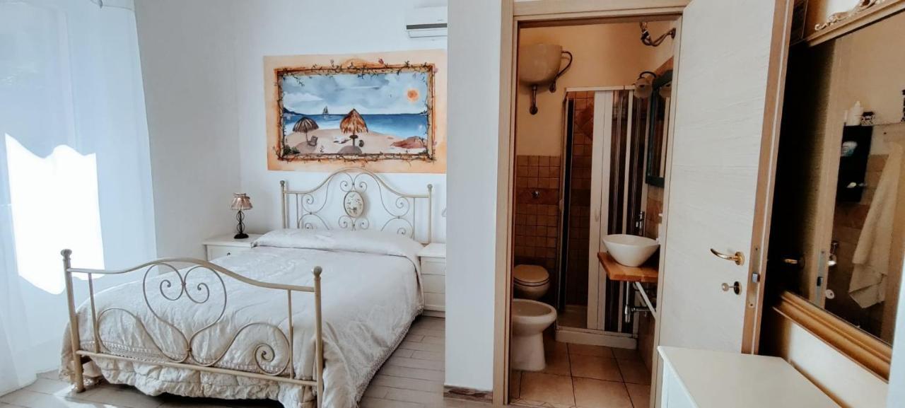 La Porta Sulla Costa Acomodação com café da manhã San Pantaleo Exterior foto